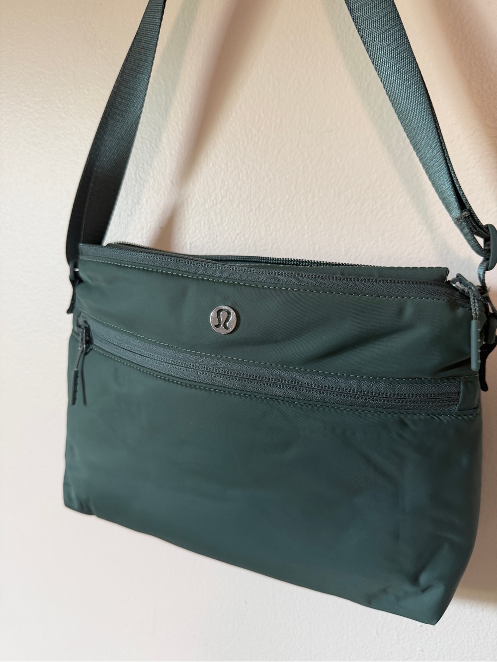 NWOT Lululemon New Parent Backpack 17L crossbody diaper bag with foldable mat - Picture 3 of 8